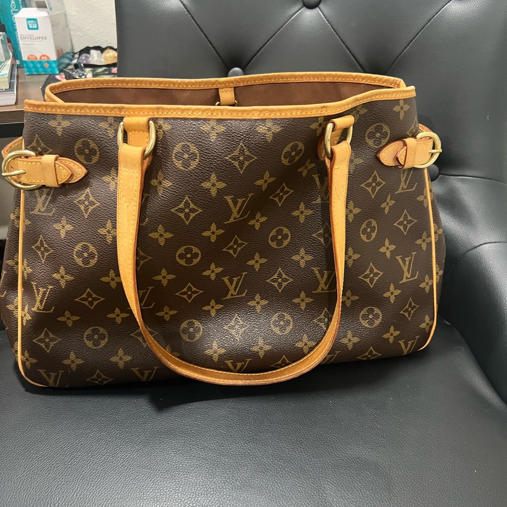 Louis Vuitton Monogram Batignolles
Horizontal Tote Bag